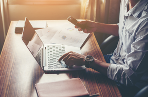 Veja como buscar na internet vagas de emprego para trabalhar de casa