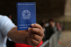 Desemprego diminui para 12% no segundo trimestre
