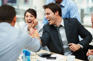 Fale essas coisas para ganhar respeito no trabalho com rapidez