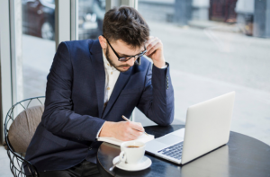 6 dicas para negociar uma oferta durante cortes generalizados no orçamento