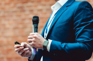 Subindo de nível: como fazer networking para conseguir oportunidades de falar, sem experiência anterior
