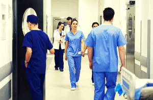 Descubra as vantagens de ser um plantonista médico [encontre vagas online]