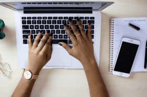 Trabalho Remoto: 8 empresas para enviar currículo no Brasil