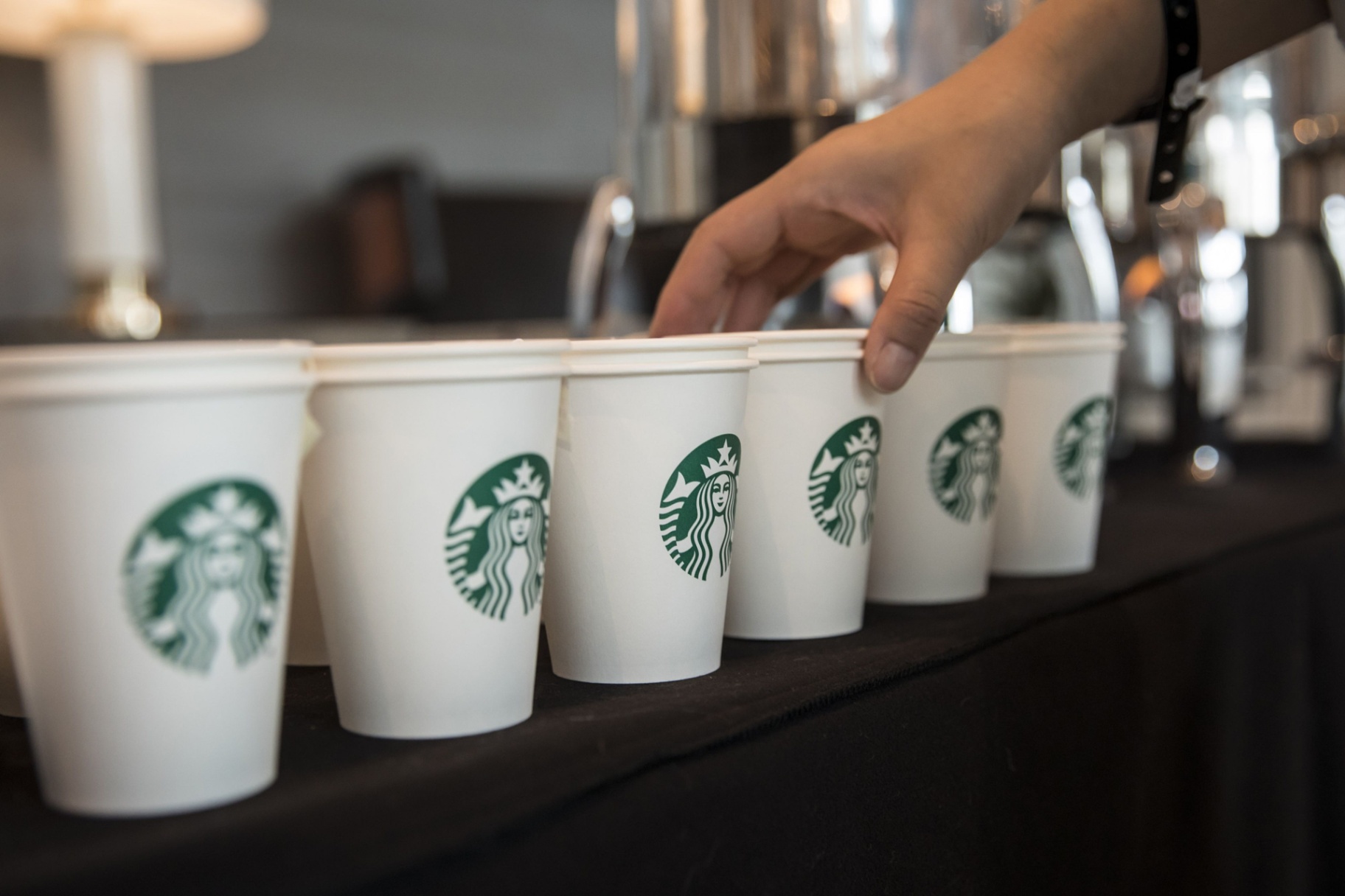 Aprende cómo inscribirte para ofertas de empleo en Starbucks